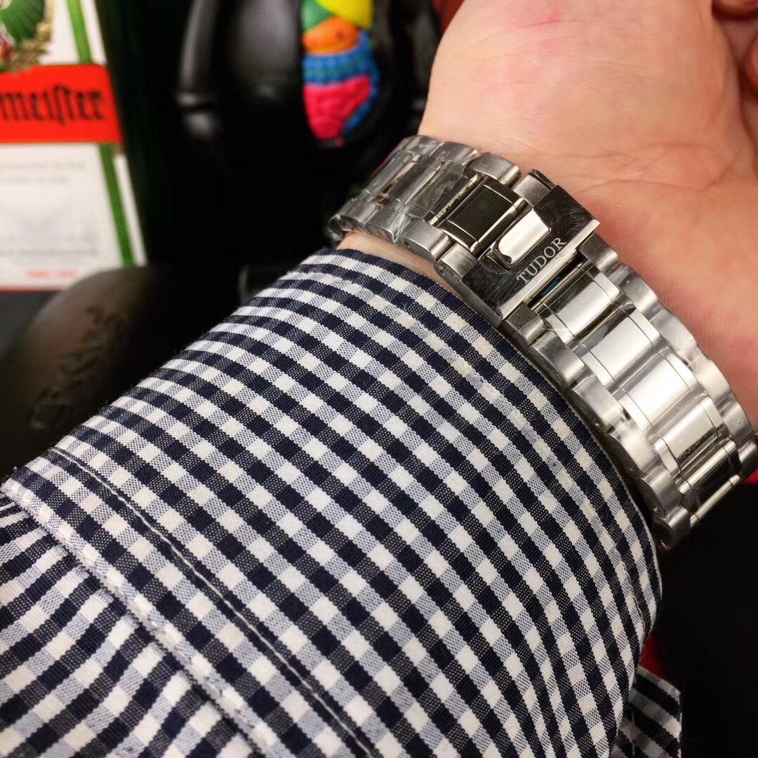 Tudor 系列 尺寸：40mm 三维镀膜玻璃 精钢表带•原装扣 帝陀 全新演绎