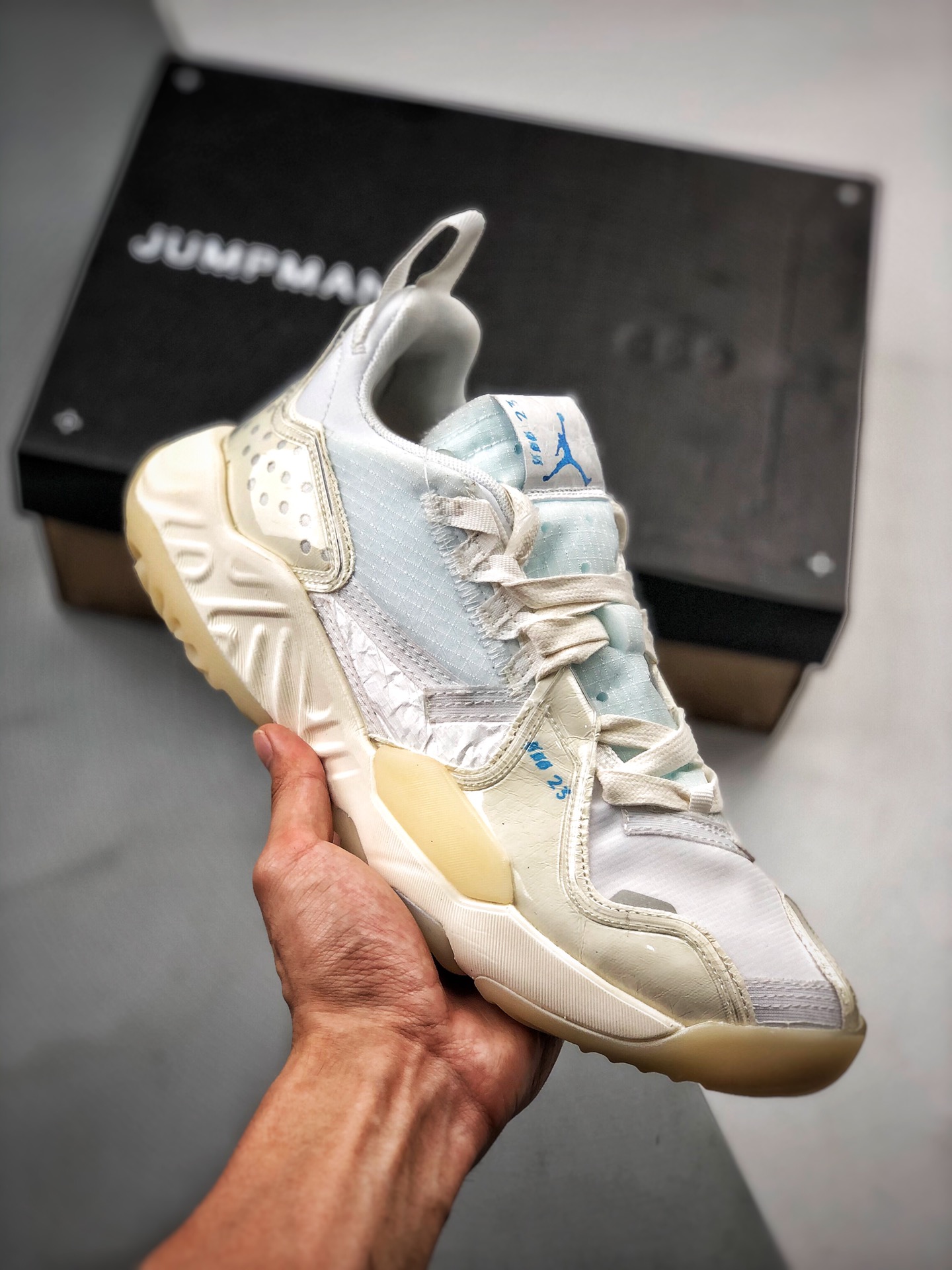 Soporte contra reembolso Air Jordan Delta SP blanco y azul, diseño de Edison Chen, producción original de fáb…