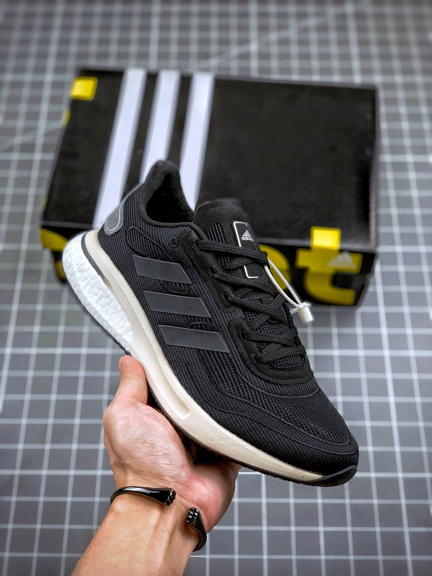 210 Adidas Supernova M 马拉松 赛事专业跑步鞋