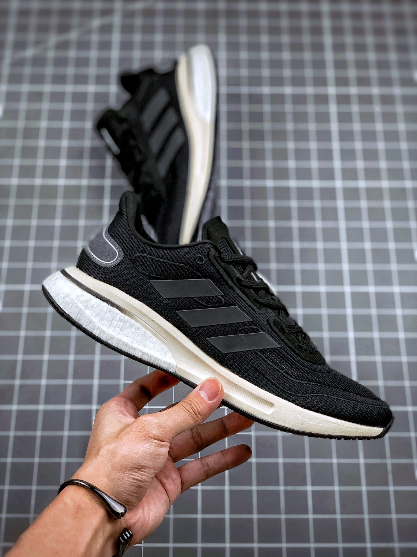 210 Adidas Supernova M 马拉松 赛事专业跑步鞋