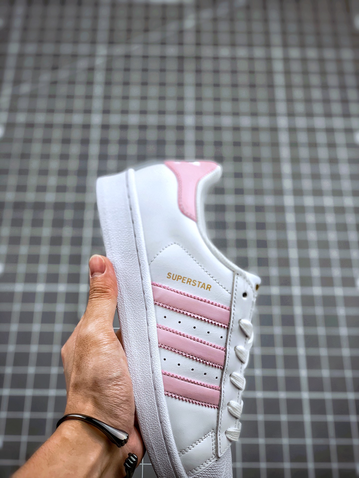 150 Adidas Originals SUPERSTAR W S81019