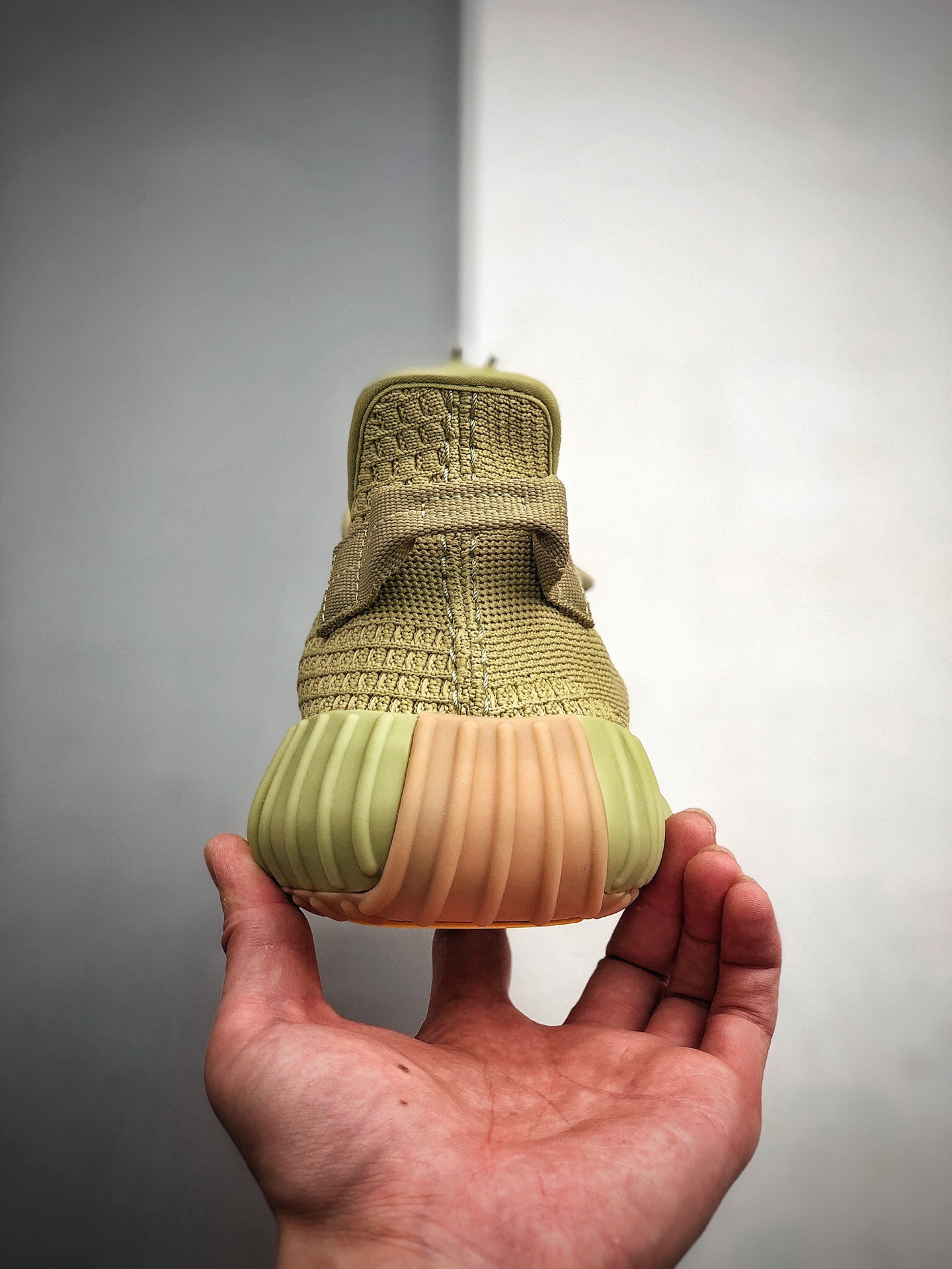 200 公司级真爆 Adidas Yeezy 350 Boost V2 抹茶绿 硫磺 FY5346