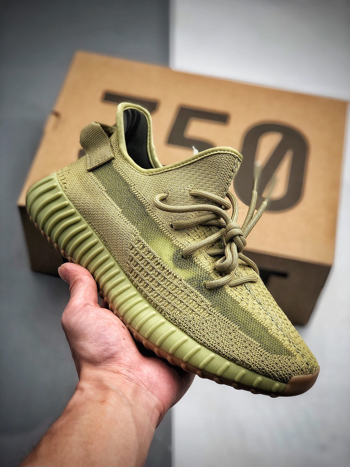 200 公司级真爆 Adidas Yeezy 350 Boost V2 抹茶绿 硫磺 FY5346