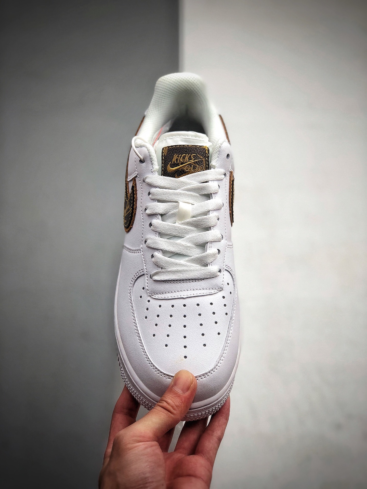 190 新配色“白咖啡LV三彩色”空军系列 路易威登 Louis Vuitton 耐克Nike Wmns Air Force 1 '07 Essential空军一号低帮经典百搭休闲运动板鞋 全掌air sole气垫 货号:AR7719-101