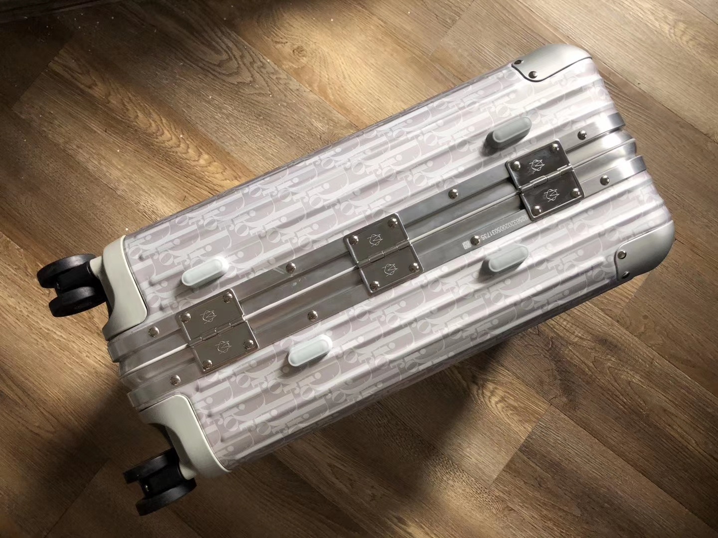 Rimowa x Dior Cabin Suitcase Aluminum Trolley Limited Edition Gray 7 a1591617562815 5343