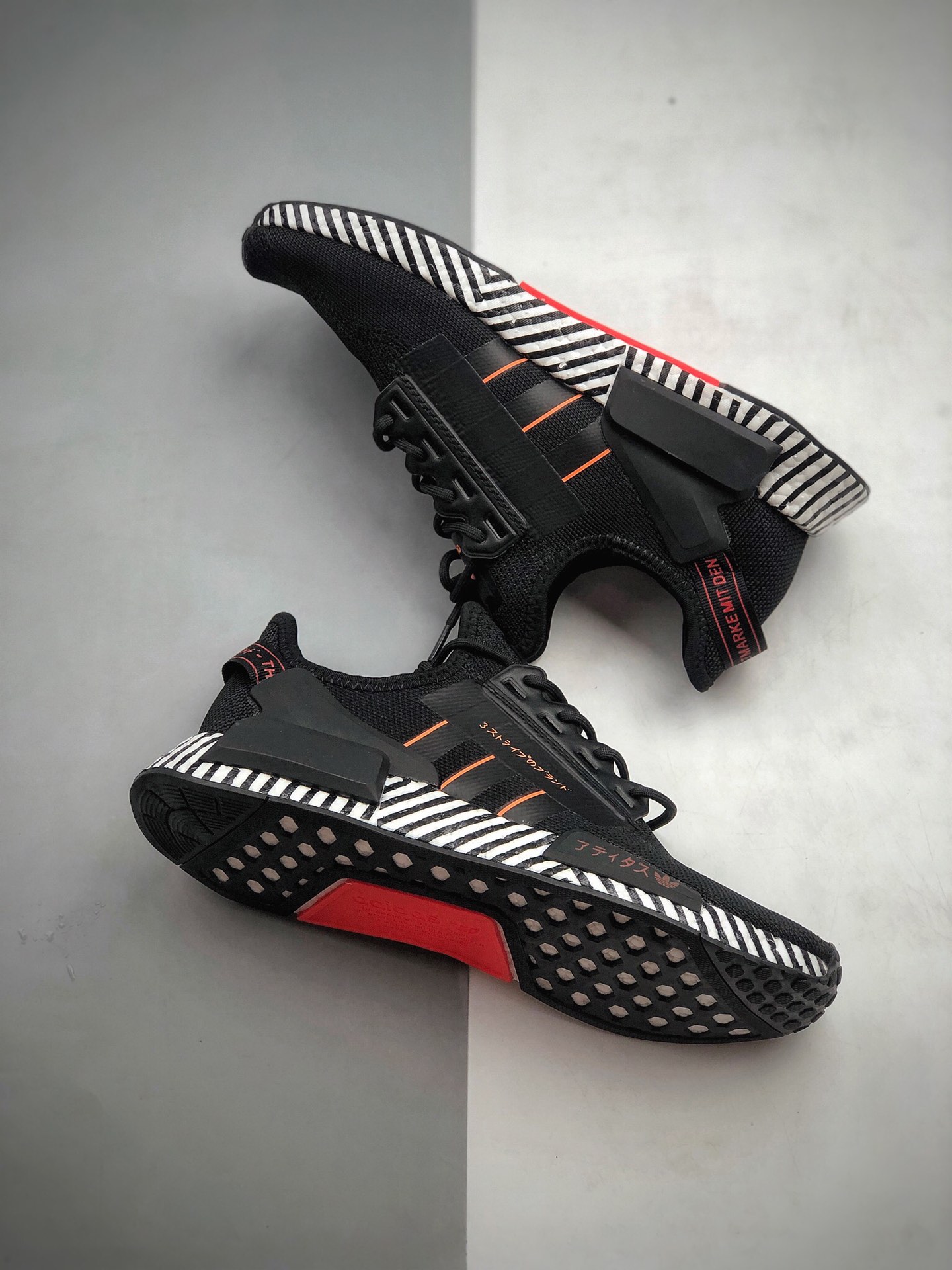 190 Adidas 阿达迪斯 NMD Boost 爆米花超中弹底 针织网面闲休跑步鞋  货号：FW6411