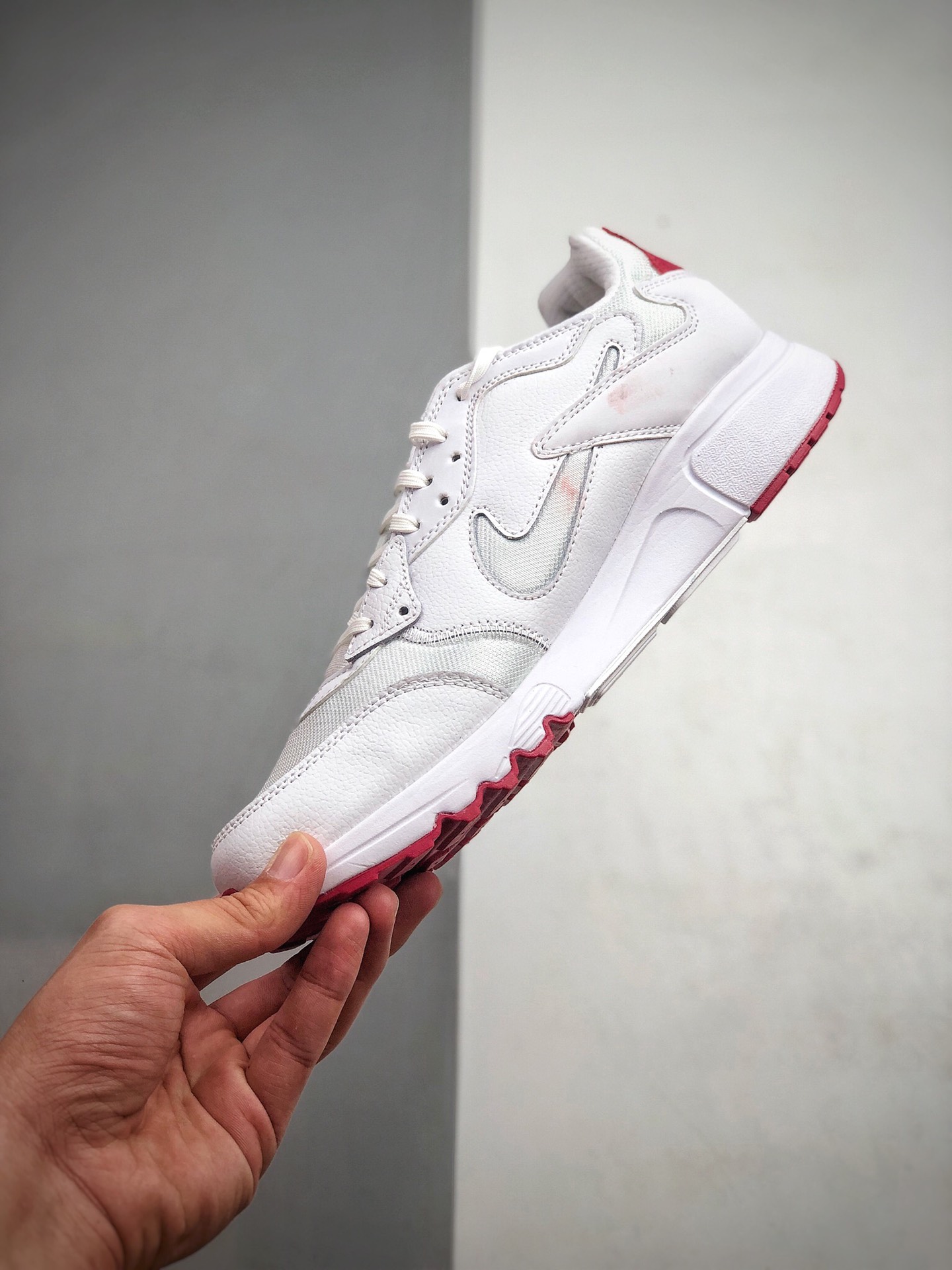 190 Nike Atsuma 将真正的90年代美学与舒适的跑鞋技术融合在一起CD5461-102