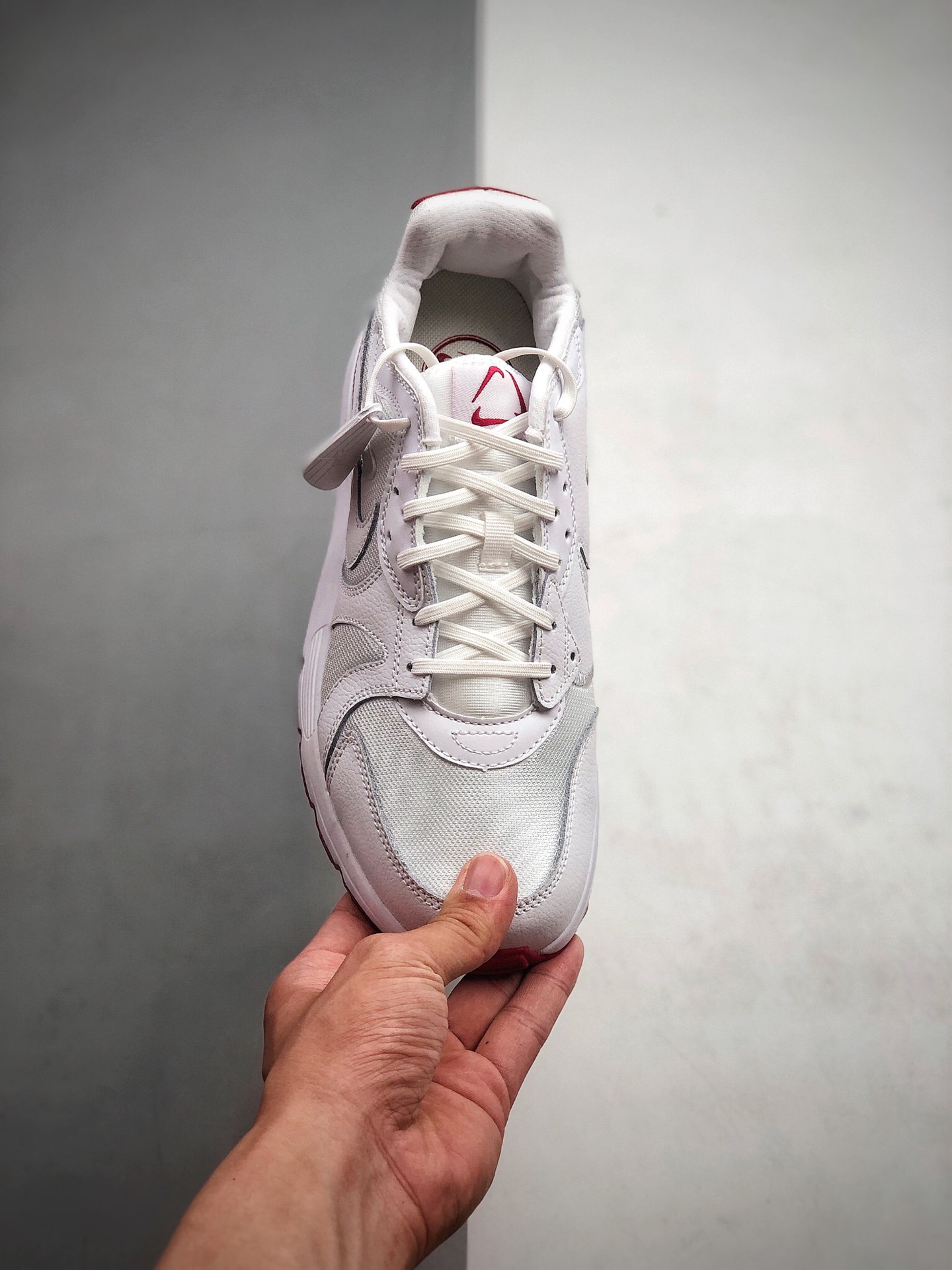 190 Nike Atsuma 将真正的90年代美学与舒适的跑鞋技术融合在一起CD5461-102