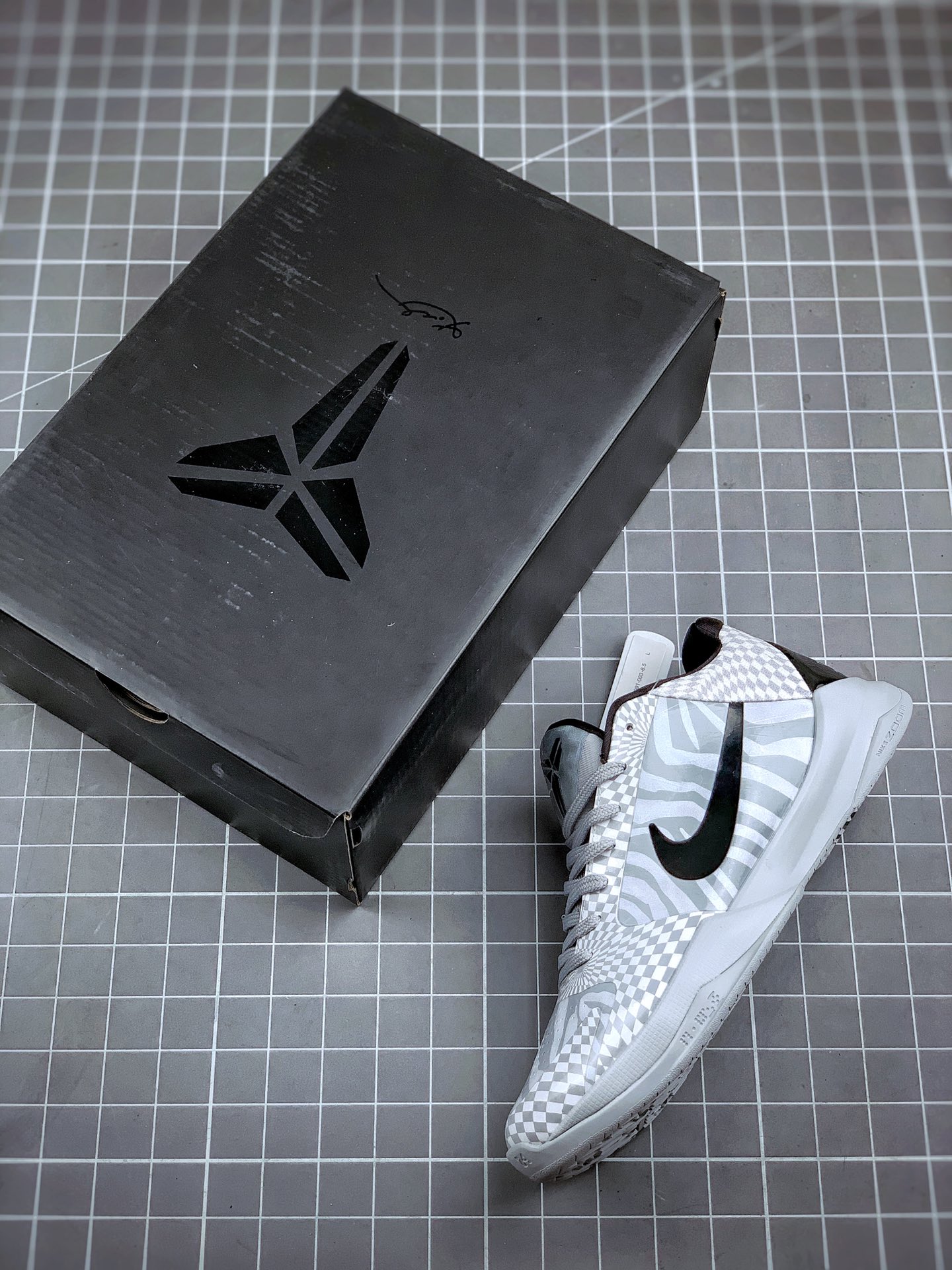 260 NIKE ZOOM KOBE 5 PROTRO  莞产纯原科比五代 ZK5 ”灰镭射”