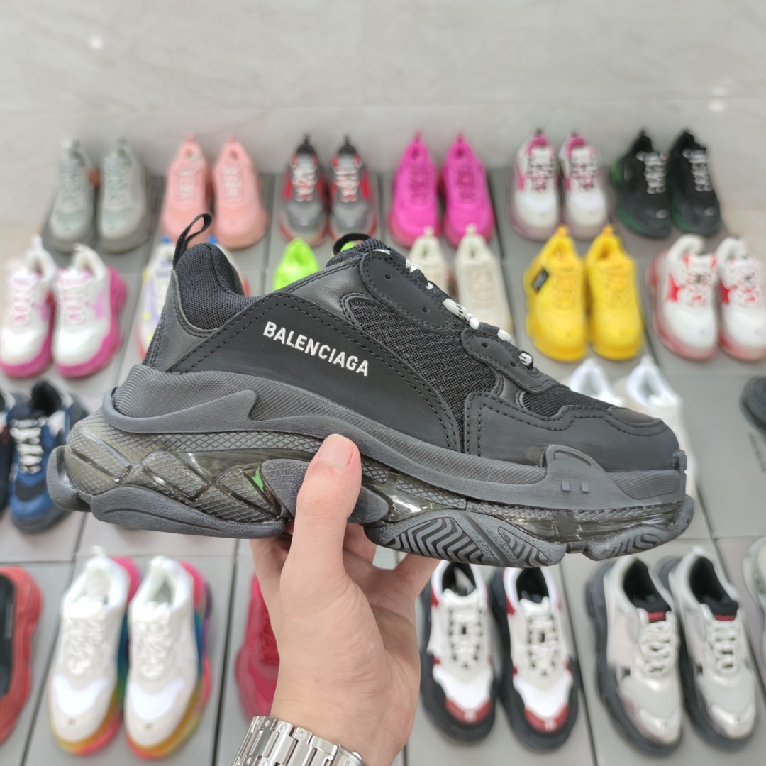 P Buena versión superior Balenciaga Triple S todo negro colchón de aire Balenciaga retro colchón de aire zapatos papá o…