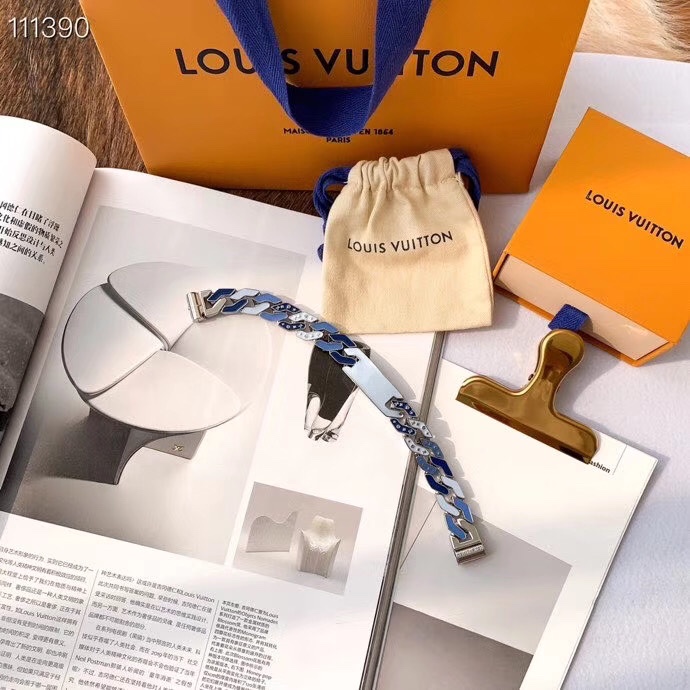 NO:104244,LV latest limited edition water blue CUBAN CHAIN ​​color-blocking thick bracelet men's bracelet Cuban Chain bracelet from Cuban style chain, Lv bracelet, louis vuitton, bracelet19860909LV最新限量款 水蓝色CUBAN CHAIN 拼色粗手链 男款手链Cuban Chain 手链自古巴风格链条,Lv手链,louis vuitton,bracelet,Jewelry