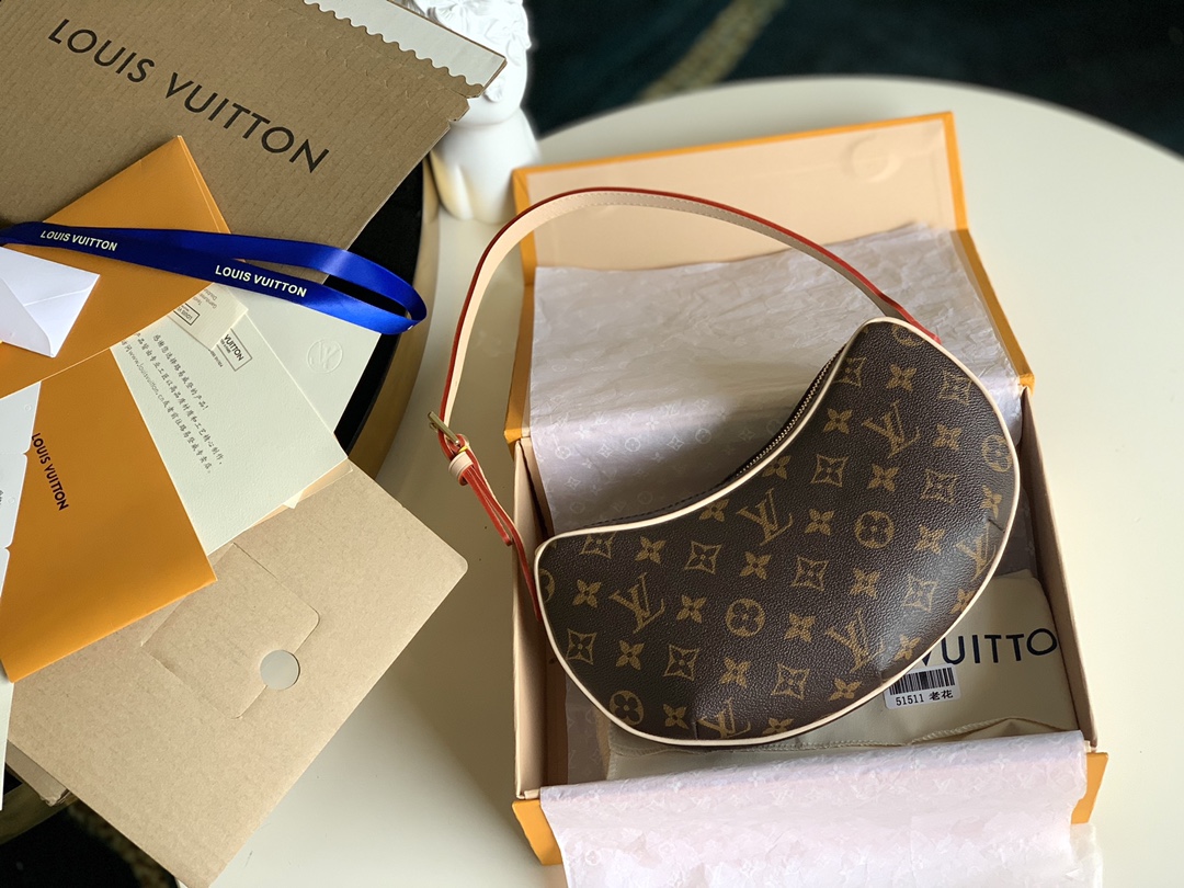 NO:395839,[Exclusive real photo M51511] Medium-old pea bag with a single shoulder strap on the armpit, a cute appearance, and a pleasant space, suitable for any outfit!  Size 27-7-13cm X.,LV【Original Leather】,louis vuitton19860909【独家实拍M51511】中古豌豆包 单肩带背在腋下不大不小,外表可爱,空间也很喜人,适合任何穿搭！尺寸 27-7-13cm X.,LV【原厂皮】,louis vuitton,Bag