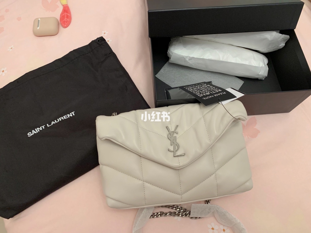 Ysl LOULOU PUFFER 23CM 迷你绗缝小羊皮包 620333白色银扣