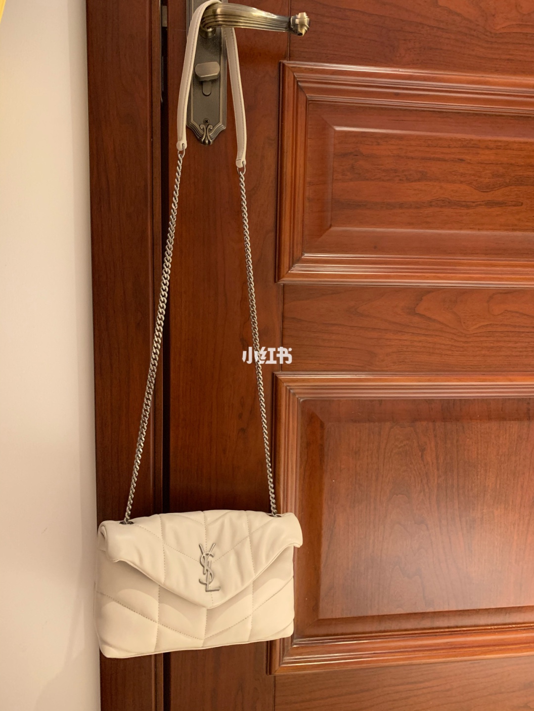 Ysl LOULOU PUFFER 23CM 迷你绗缝小羊皮包 620333白色银扣