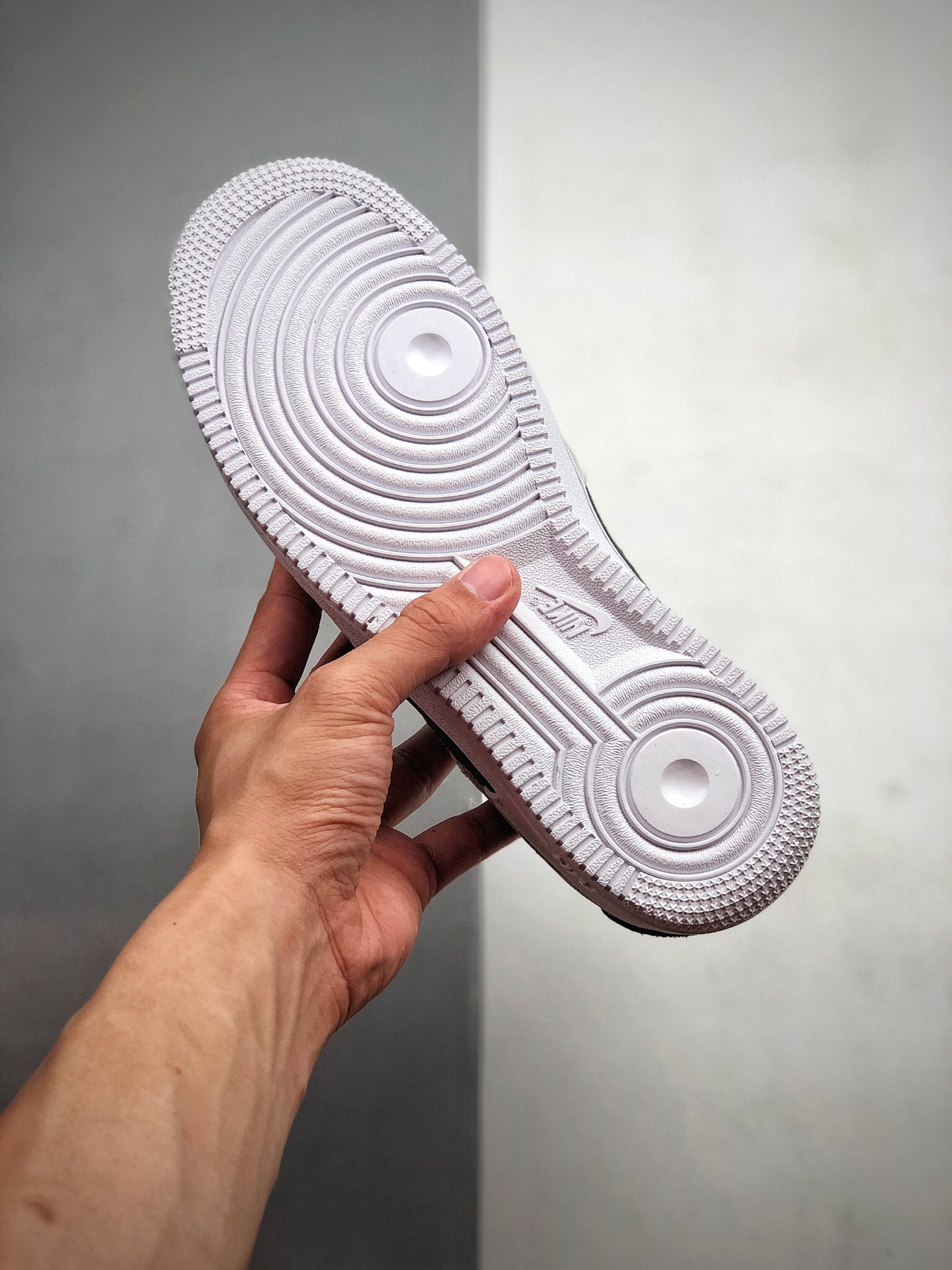 200   公司级 耐克/Nike Wmns Air Force 1′07 LV8 GS”Pure Platinum”空军一号经典低帮百搭休闲运动板鞋CJ4093-100