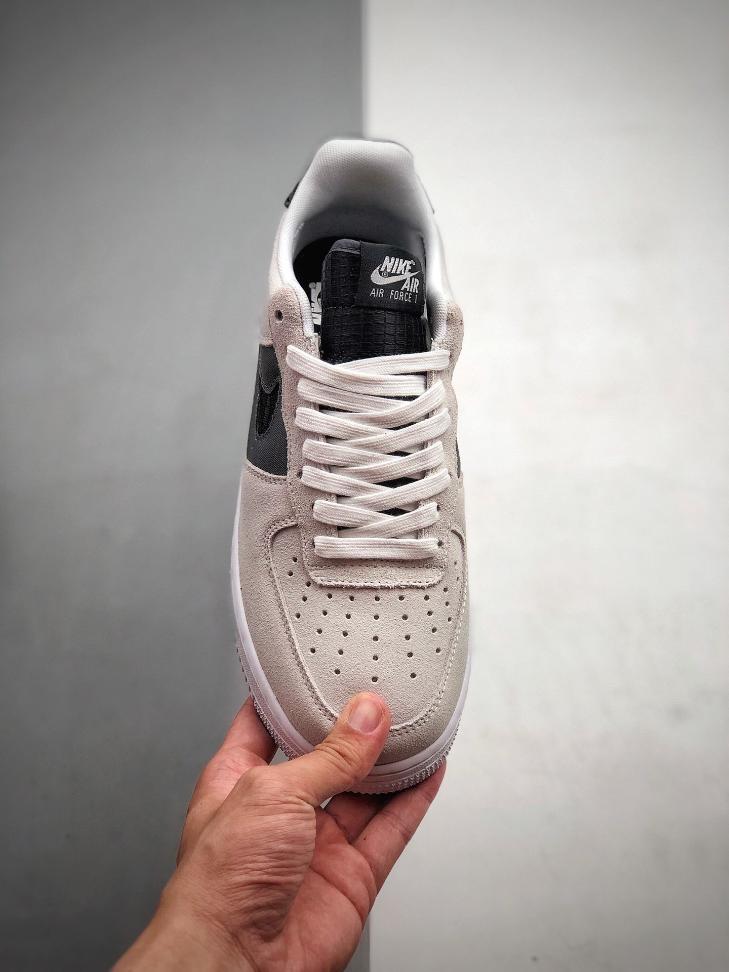 200   公司级 耐克/Nike Wmns Air Force 1′07 LV8 GS”Pure Platinum”空军一号经典低帮百搭休闲运动板鞋CJ4093-100
