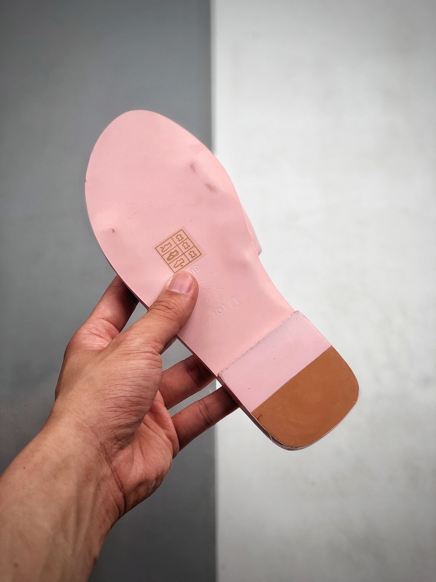 180   Dior 20ss 迪奥 新款走秀爆款字母金属logo懒人拖鞋