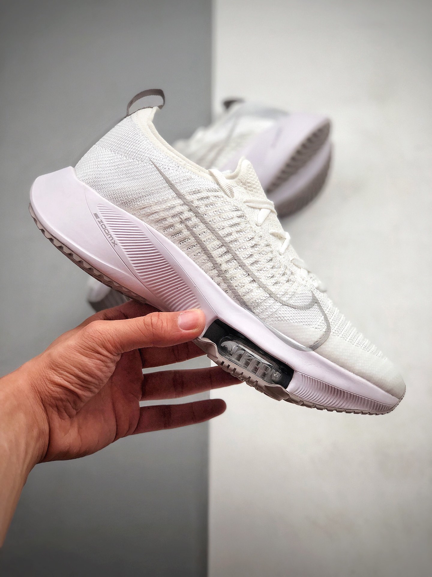 240  NIKE AIR ZOOM TEMPO NEHT 马拉松气垫轻量超跑竞速运动慢跑鞋