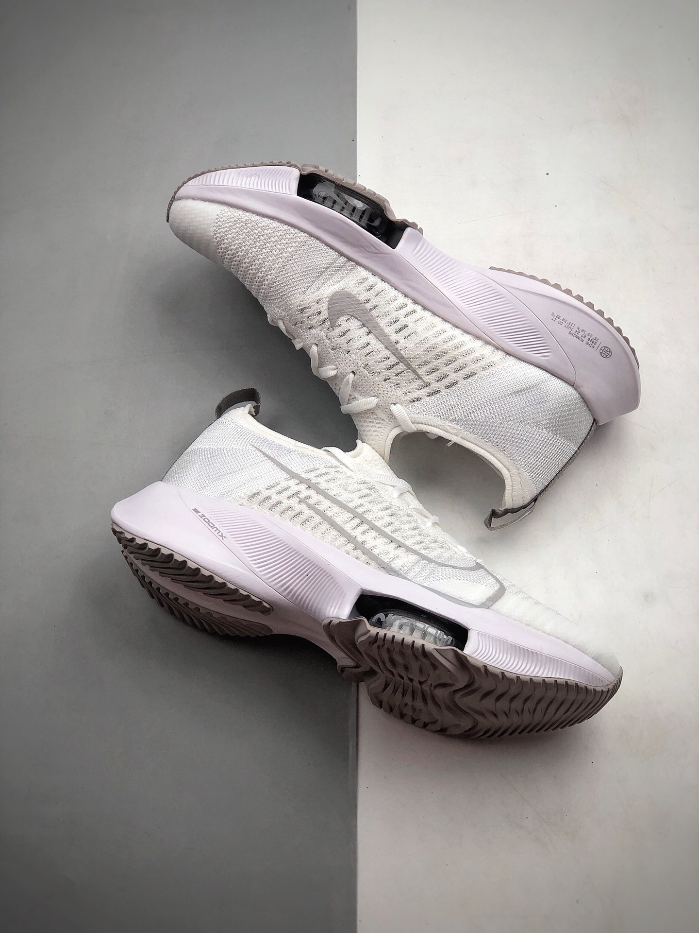 240  NIKE AIR ZOOM TEMPO NEHT 马拉松气垫轻量超跑竞速运动慢跑鞋
