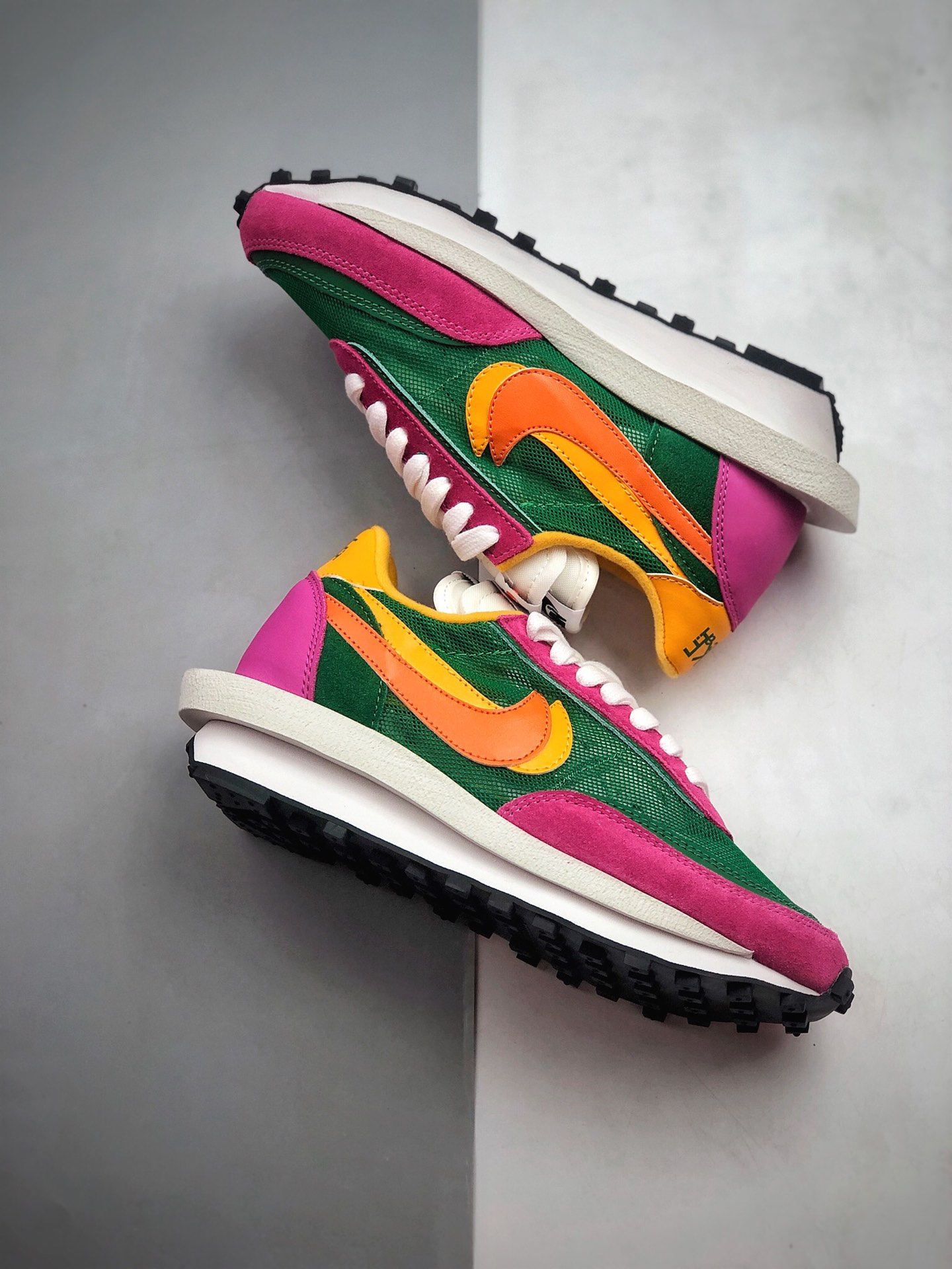 210 Sacai x Nike LVD Waffle Daybreak 解构高端跑鞋 货号：BV0073 301