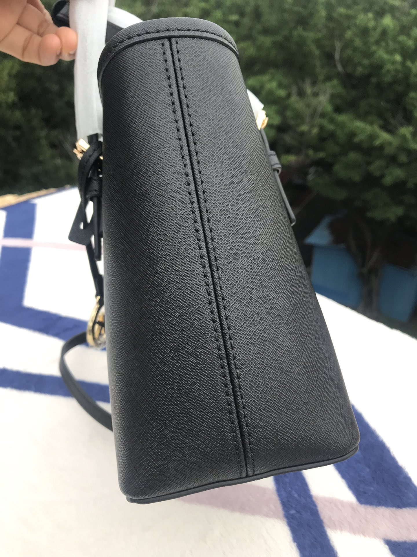 Michael Kors M家、 、MK新款小号购物袋 十字纹牛皮 购物袋样式 设计改成了小号 额外加了长背带