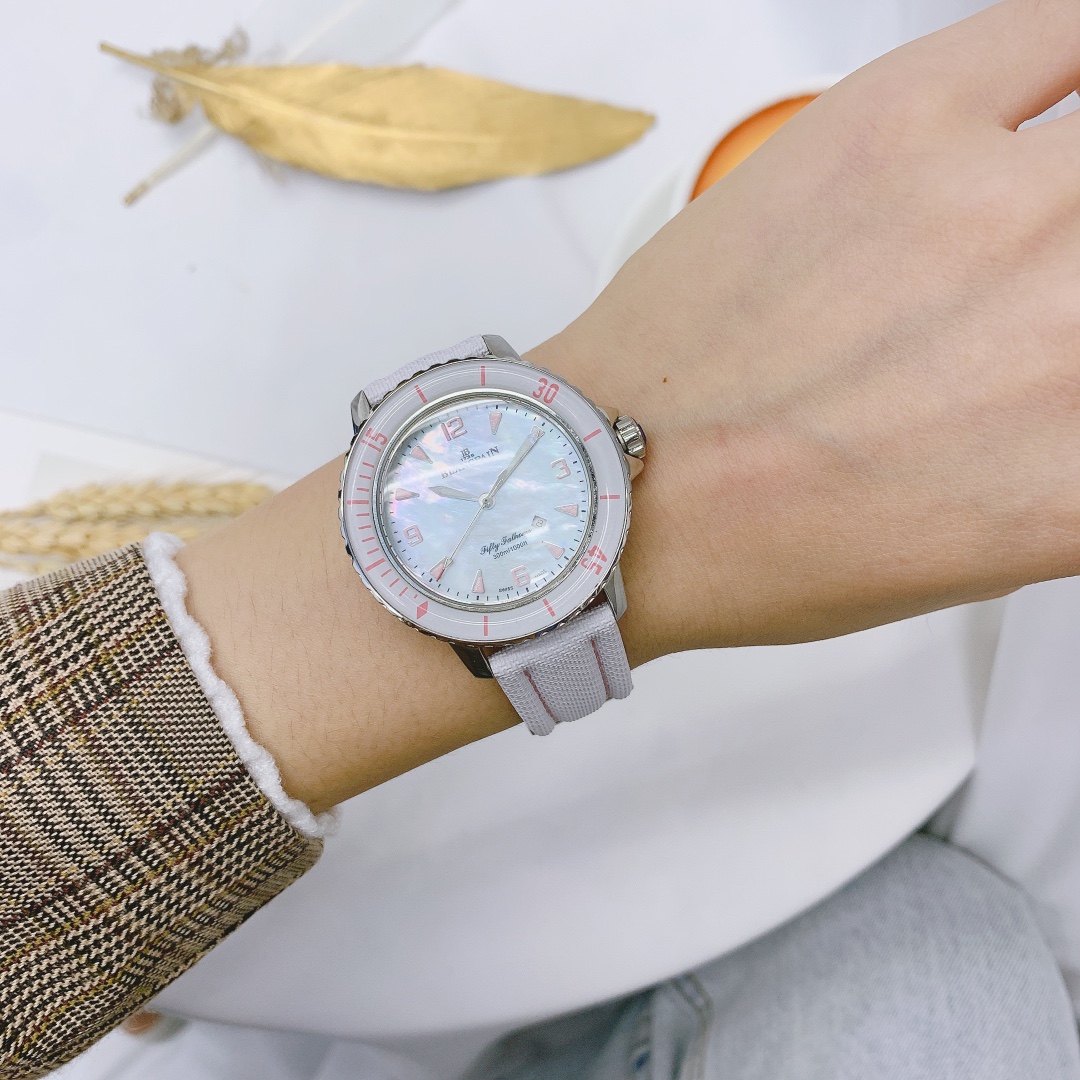 “Stylish Women’s Wristwatch with Real Cow Belt and Stone Cores” - 图片 3