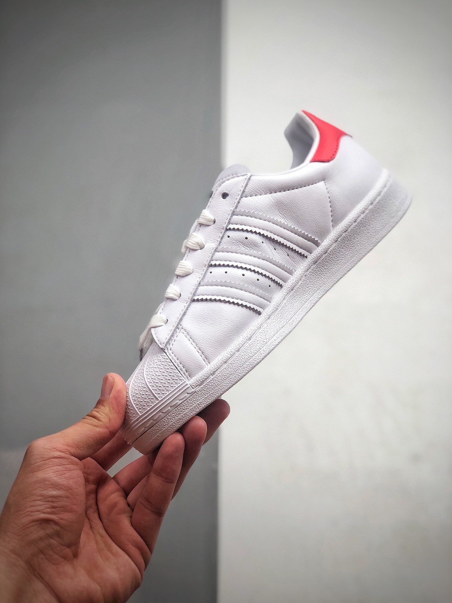 130 阿迪达斯 Adidas Superstar Star 贝壳头头层皮迪斯尼联名米老鼠板鞋 货号：FW2901