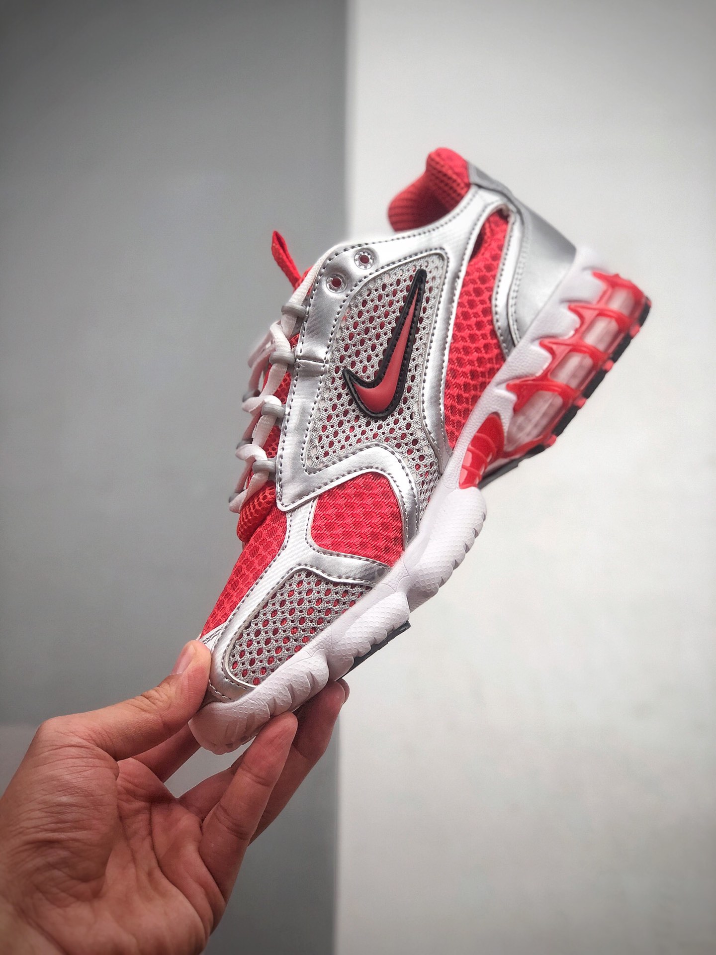190 Stussy x Nike Air Zoom Spiridon Caged 以复古鞋款 Air Zoom Spiridon Caged 为蓝本打造 CJ1288-600