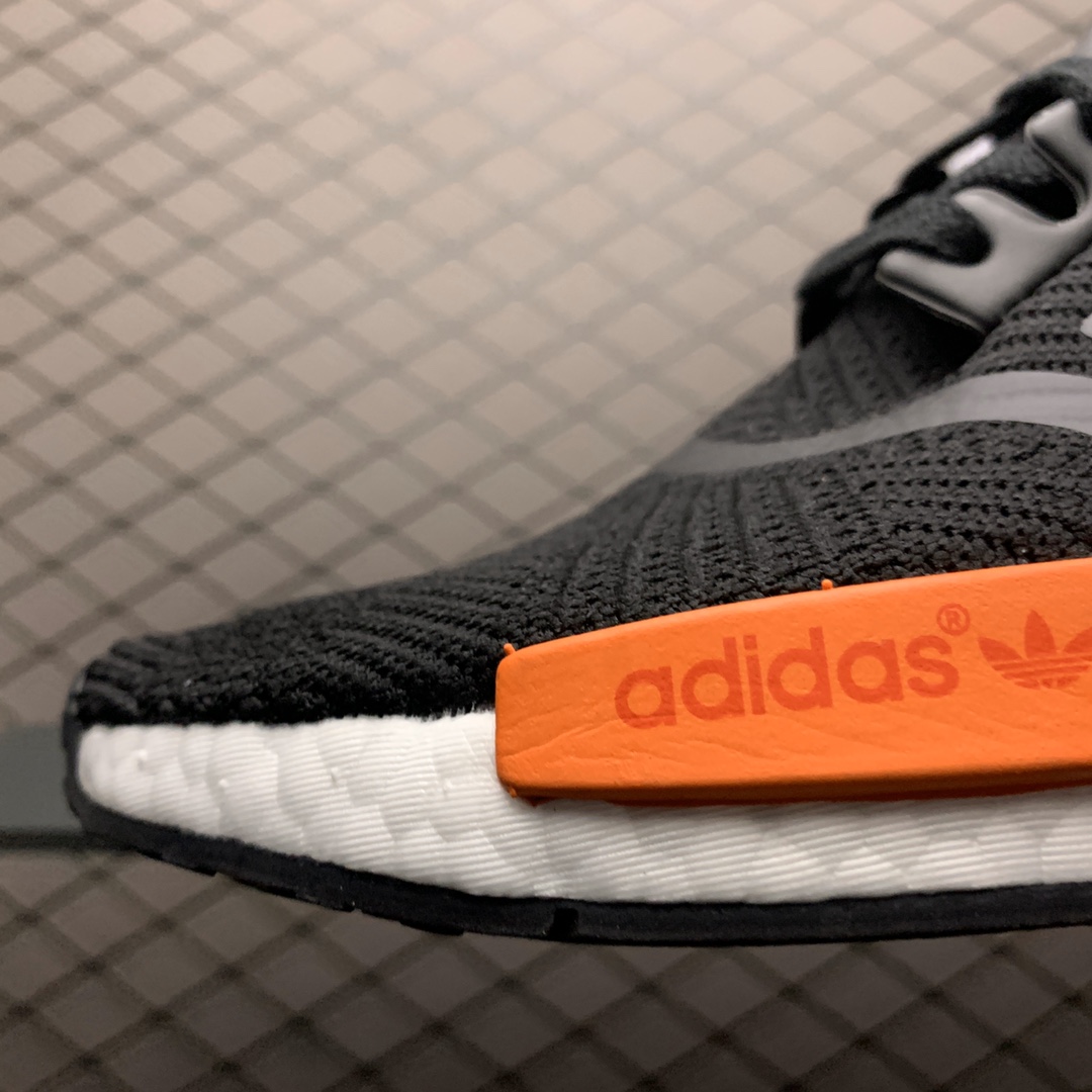 200 Adidas  NMD Boost 爆米花超弹中底 AQ0882