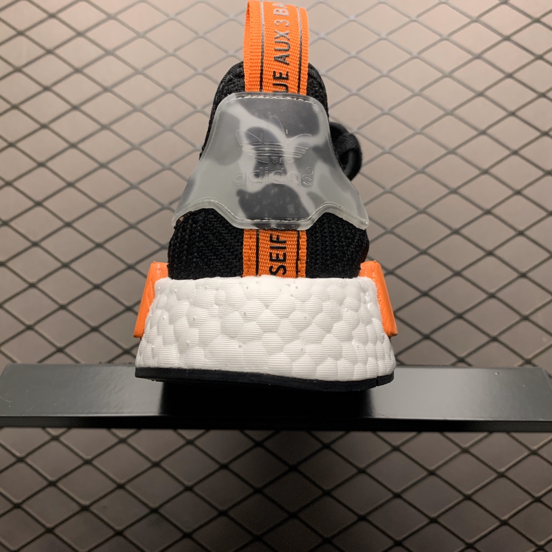 200 Adidas  NMD Boost 爆米花超弹中底 AQ0882