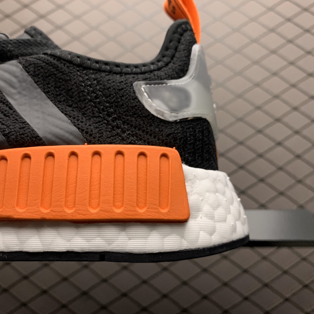 200 Adidas  NMD Boost 爆米花超弹中底 AQ0882