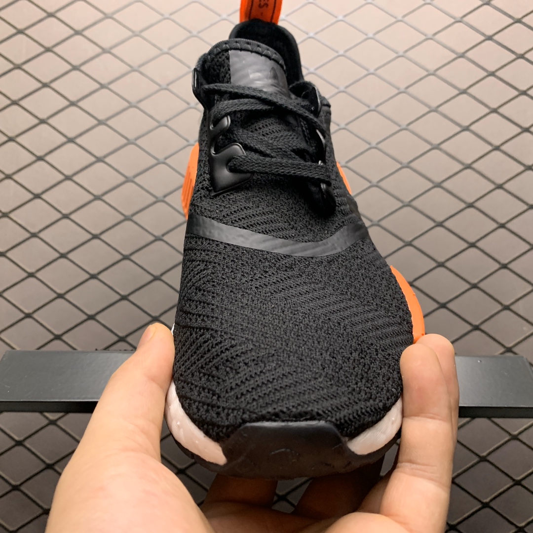 200 Adidas  NMD Boost 爆米花超弹中底 AQ0882