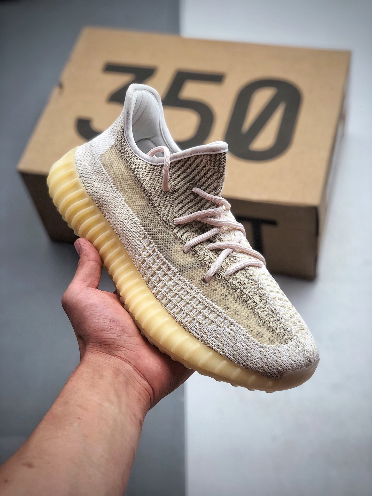 200  Adidas 阿迪达斯 Yeezy 350V2  侃爷椰子350新配色 外贸性价比出货 独家最大尺码48码  货号：FZ5246