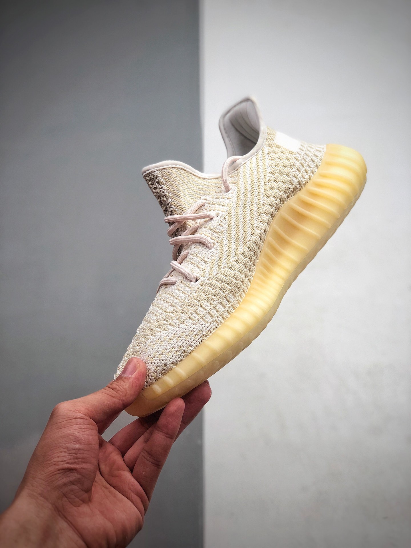 200  Adidas 阿迪达斯 Yeezy 350V2  侃爷椰子350新配色 外贸性价比出货 独家最大尺码48码  货号：FZ5246