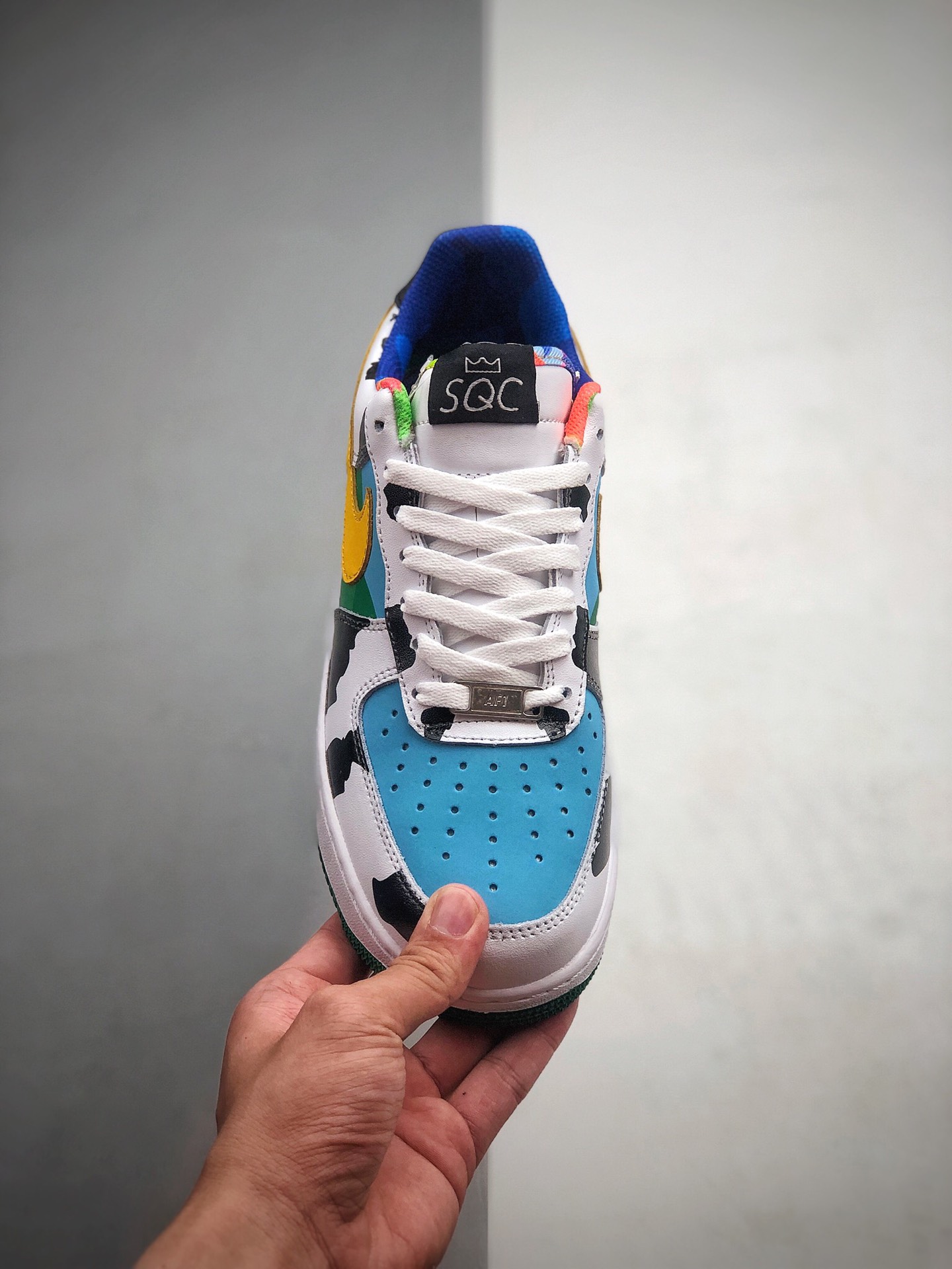 200 Ben & Jerry's x Nike SB Dunk Low Pro QS 牛奶冰淇淋货号：CU3244-100