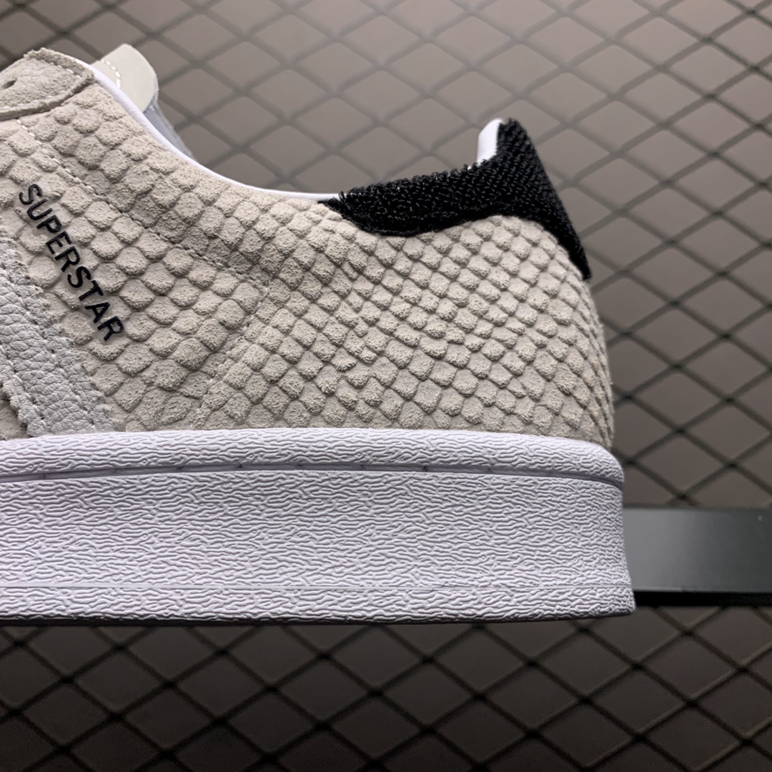 240 Adidas 阿迪达斯 Superstar 城市系列 贝壳头休闲运动板鞋 FV2822