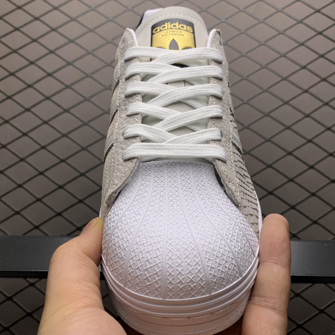 240 Adidas 阿迪达斯 Superstar 城市系列 贝壳头休闲运动板鞋 FV2822