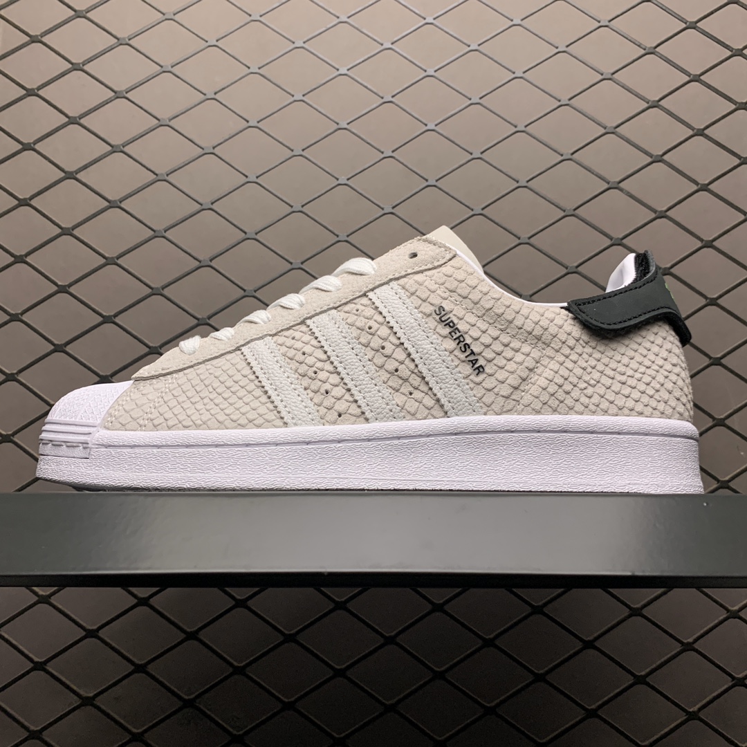 240 Adidas 阿迪达斯 Superstar 城市系列 贝壳头休闲运动板鞋 FV2822