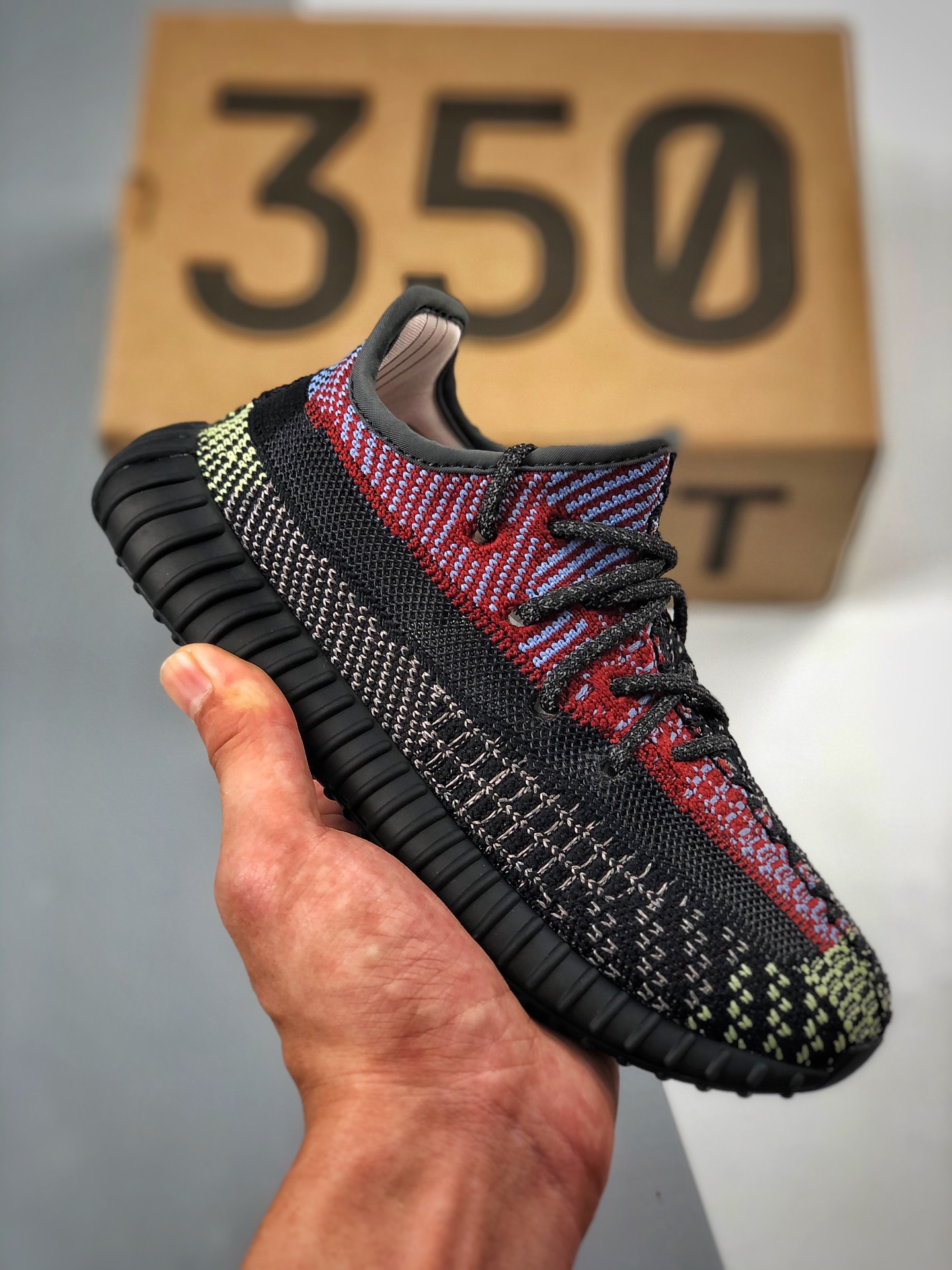Apoyo a pagar contra reembolso. Adidas Yeezy 350 Boost V2 "Yecheil" negro y rojo combinados, con estrellas, zapatos par…