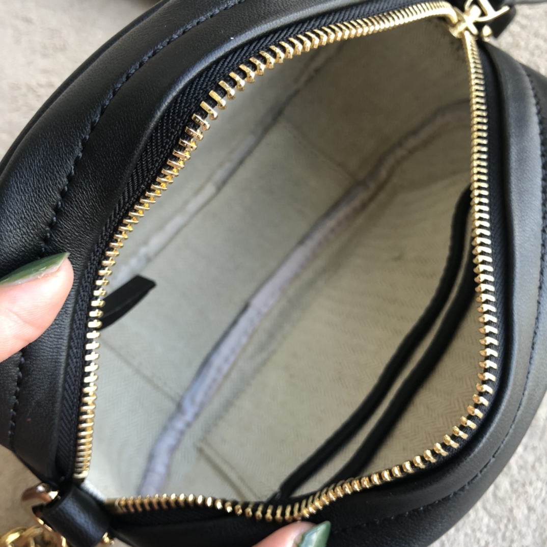 Tory Burch 227 #KIRA系列相机包 半圆相机包