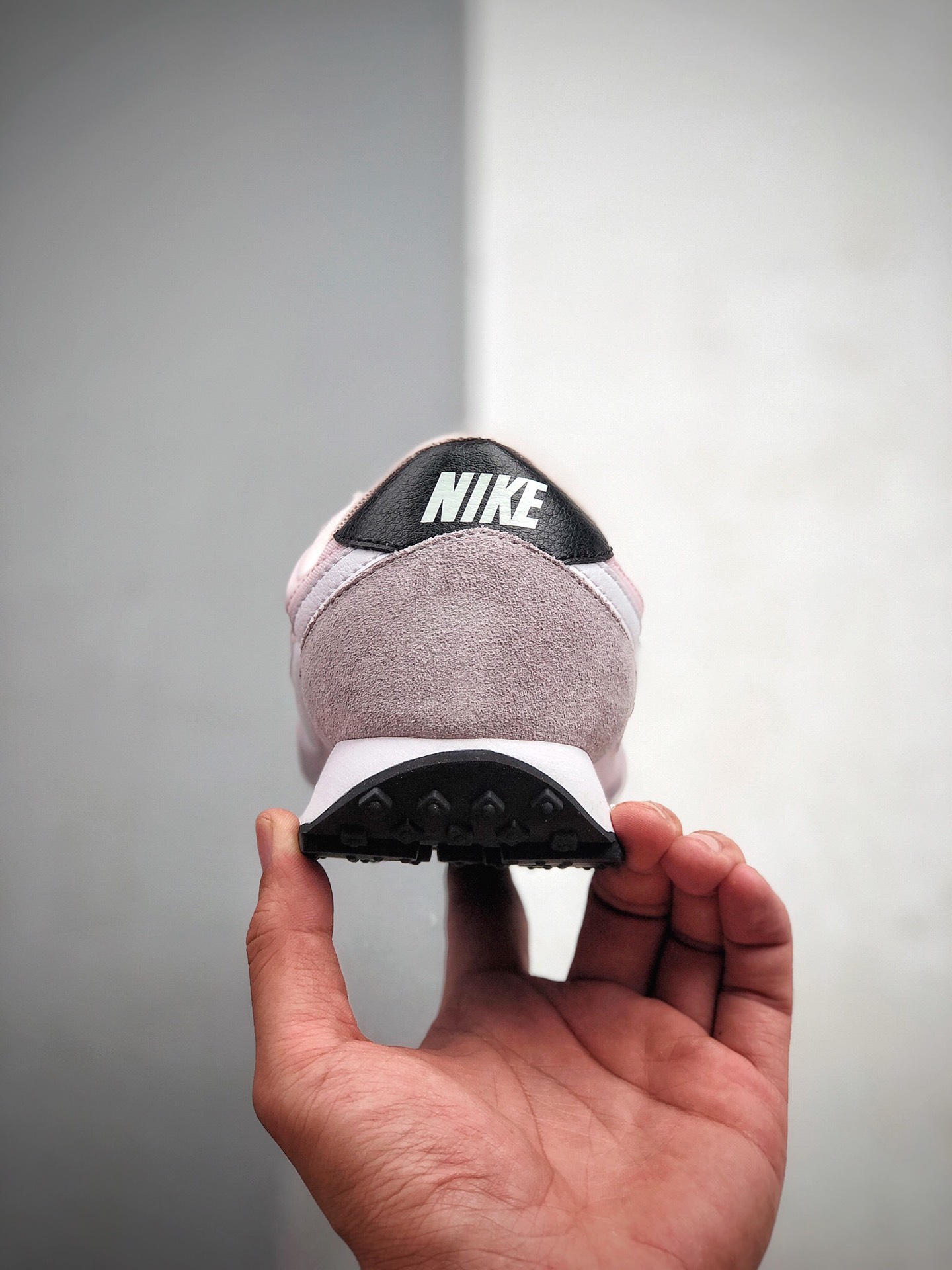 特价150 NIKE DAYBREAK SP 华夫元年复古跑鞋