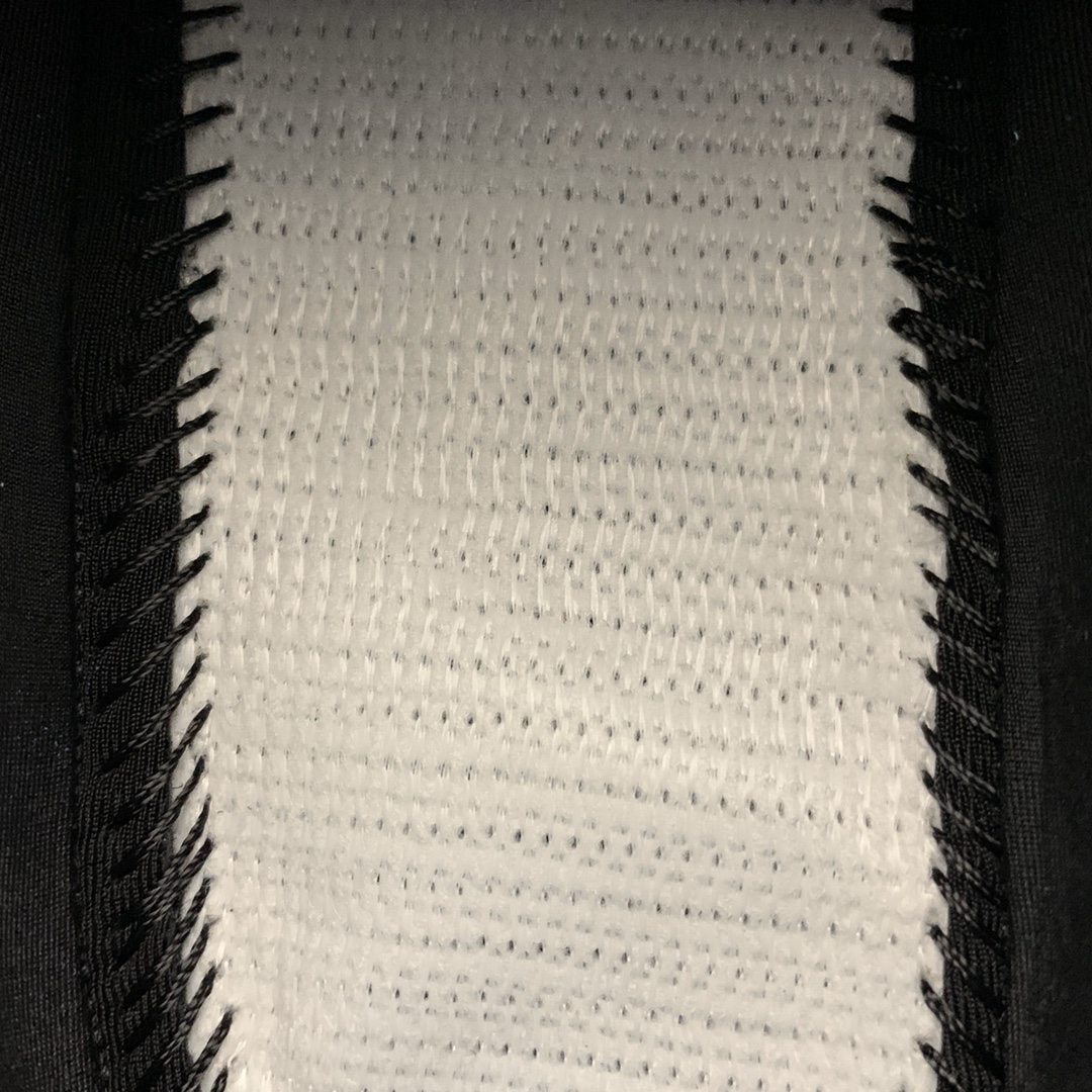 200 Adidas  Ozweego 3M反光复古休闲运动鞋 EE6999