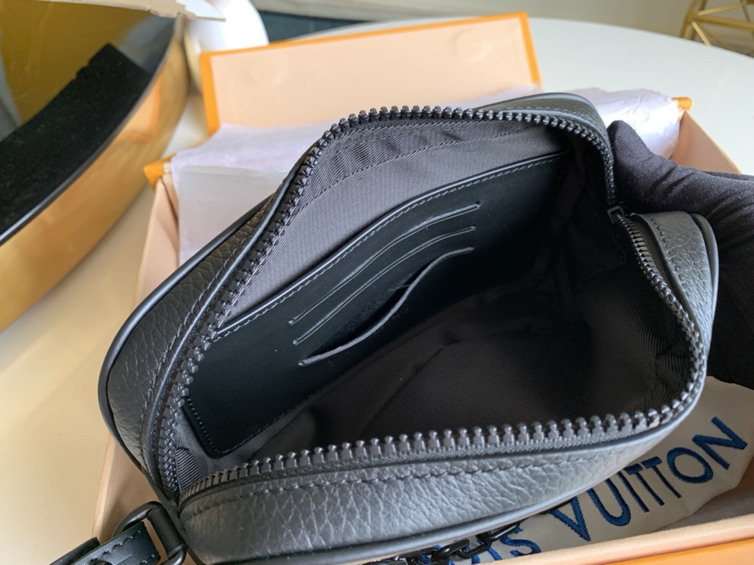 Louis Vuitton LV Virgil Abhol 链条手拿包 M55703