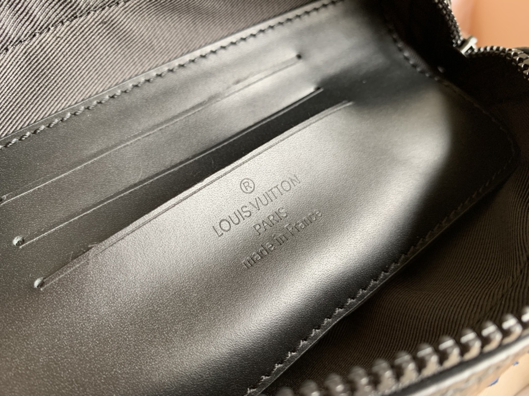 Louis Vuitton LV Virgil Abhol 链条手拿包 M55703