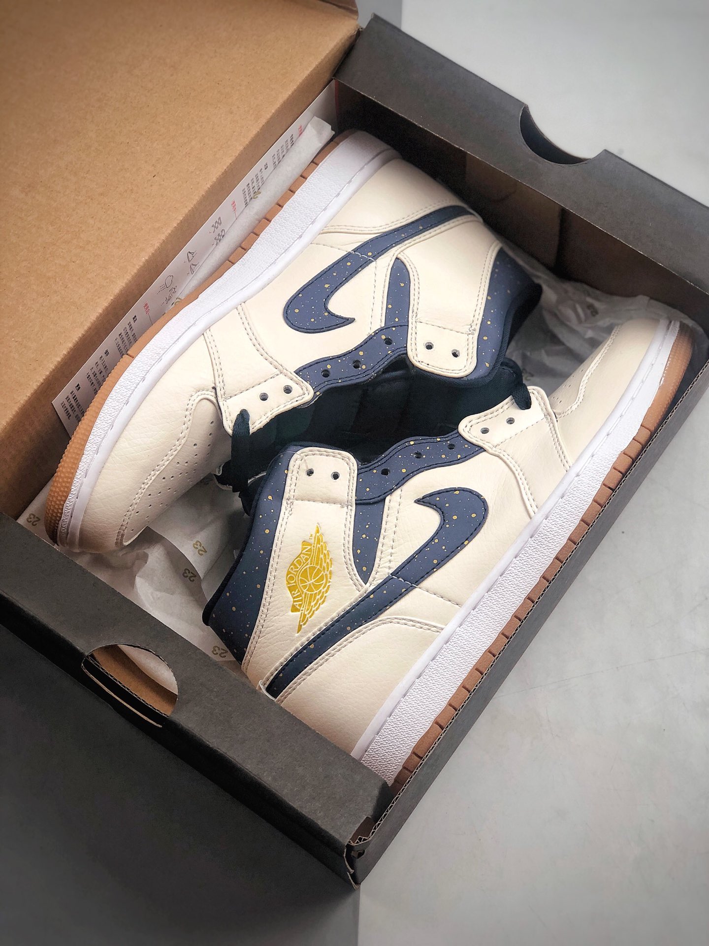 230 Air Jordan 1 Mid 限配定色货号：AH6342-104