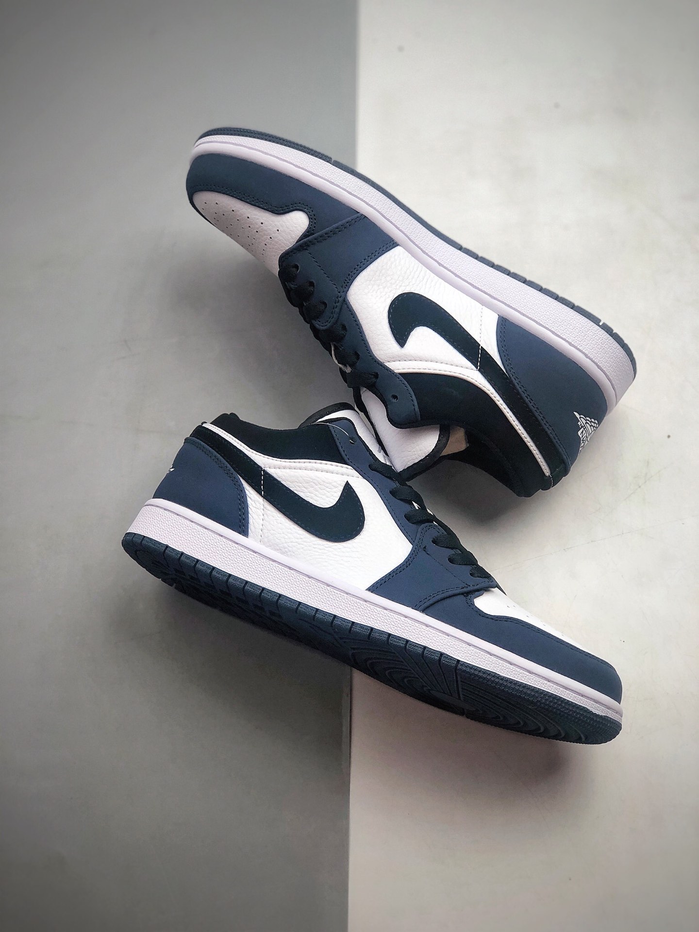 200  Nike Air Jordan 1 Retro Low AJ1/乔1低帮时尚潮流运动休闲板鞋309192-101