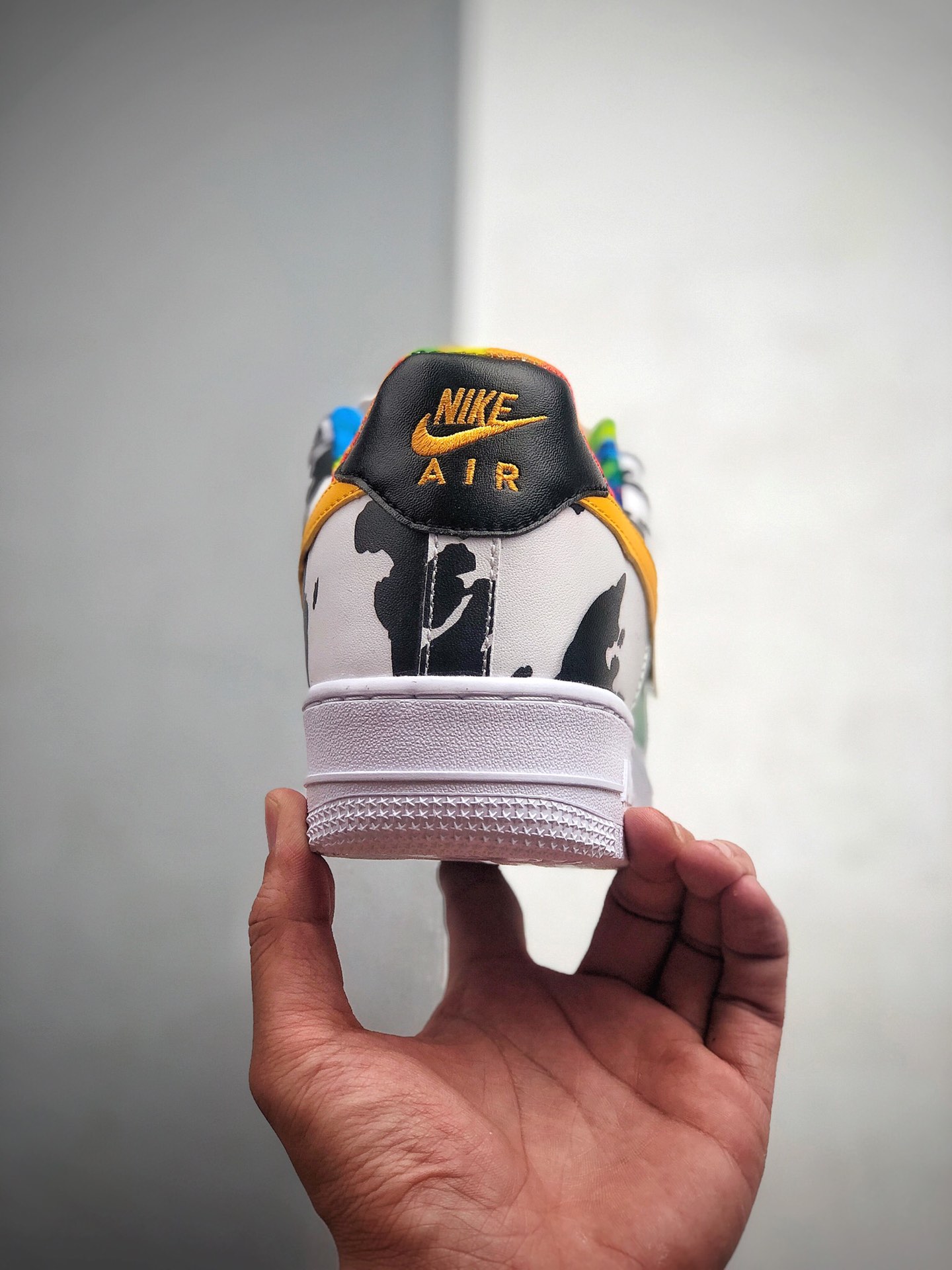 200  Ben & Jerry's x Nike SB Dunk Low Pro QS 牛奶冰淇淋 CU3244-100
