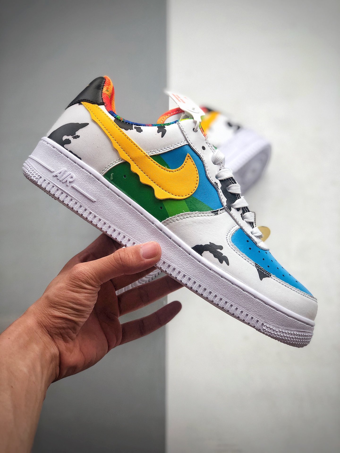 200  Ben & Jerry's x Nike SB Dunk Low Pro QS 牛奶冰淇淋 CU3244-100