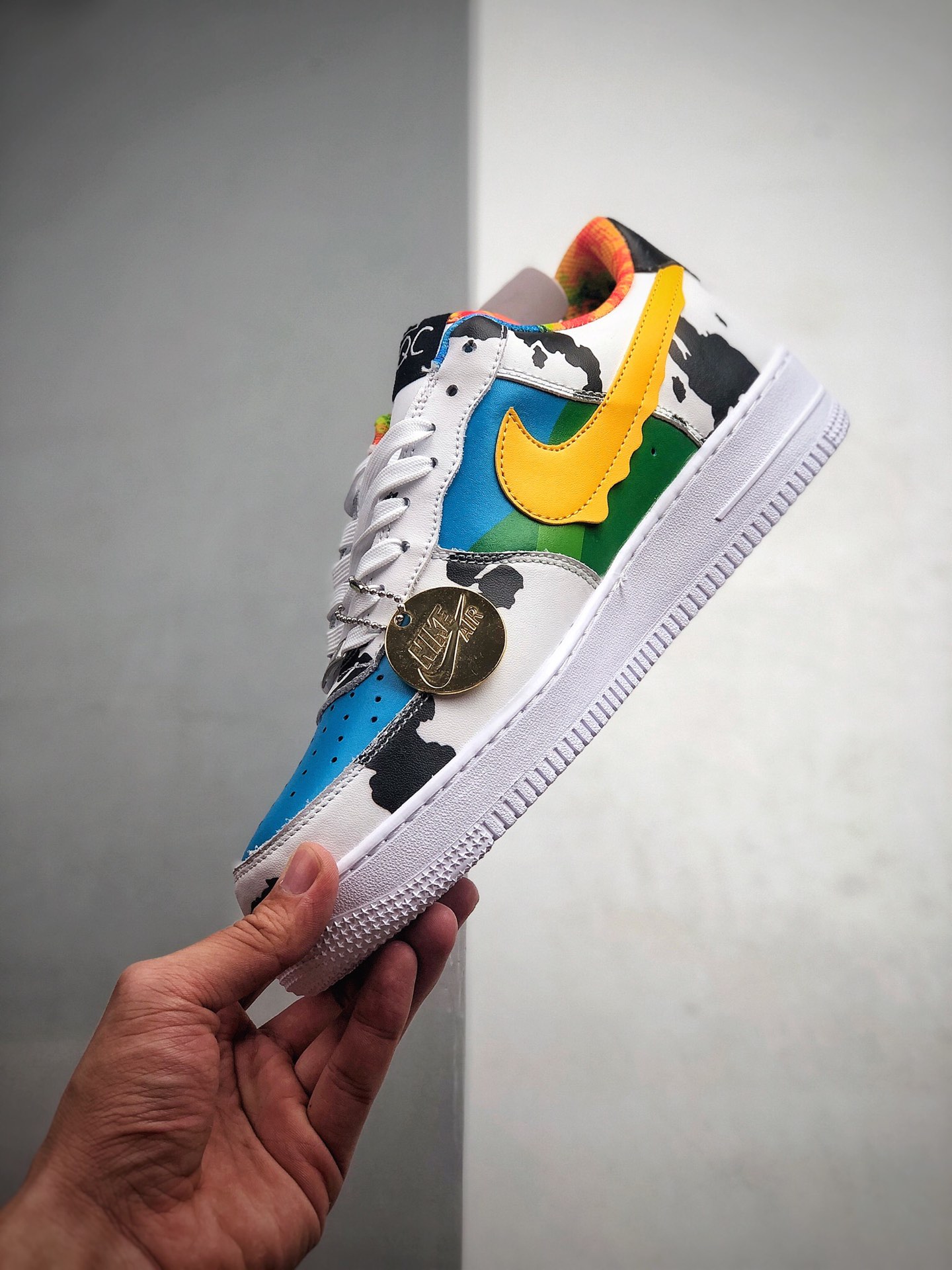 200  Ben & Jerry's x Nike SB Dunk Low Pro QS 牛奶冰淇淋 CU3244-100