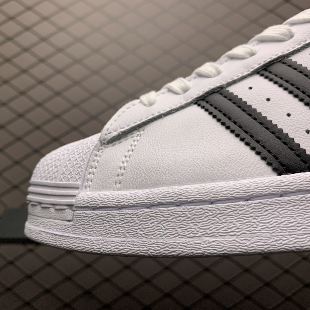 160 Adidas 阿迪达斯 Superstar 贝壳头休闲半拖 FX0527